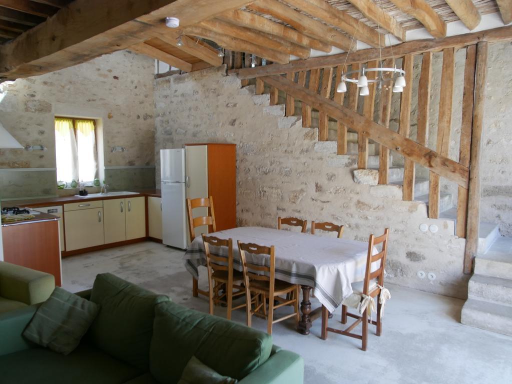 Gites De La Grande Ferme Avernes Esterno foto